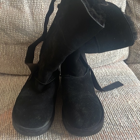 Koolaburra by ugg !! - Picture 2 of 3